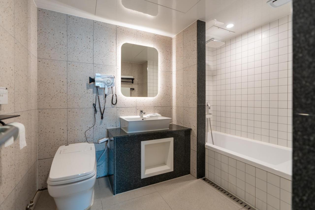 Jecheon Hound Hotel Chechon Екстер'єр фото