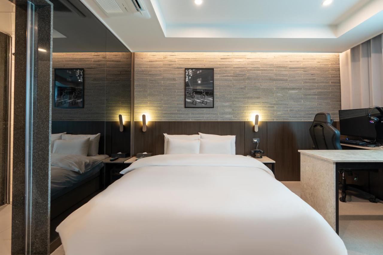 Jecheon Hound Hotel Chechon Екстер'єр фото