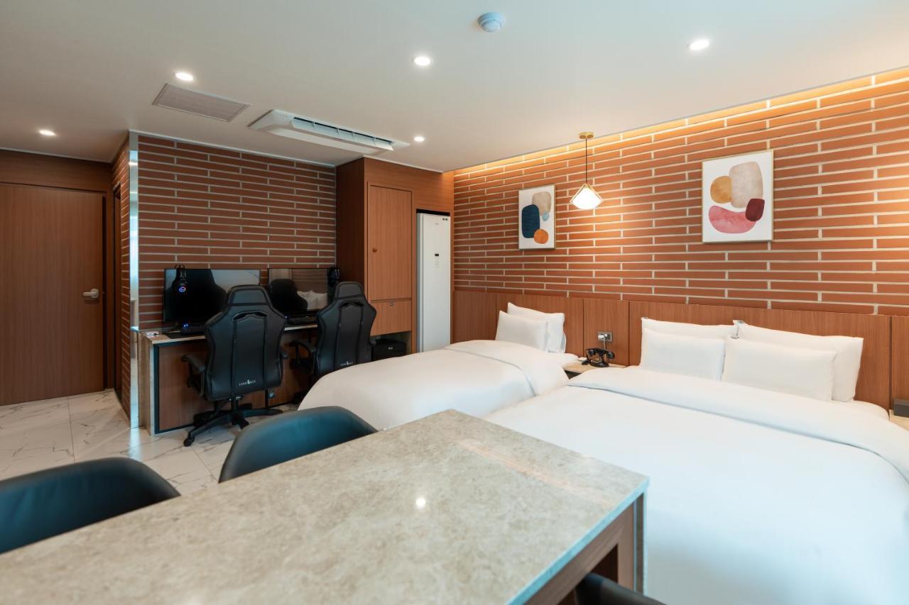 Jecheon Hound Hotel Chechon Екстер'єр фото