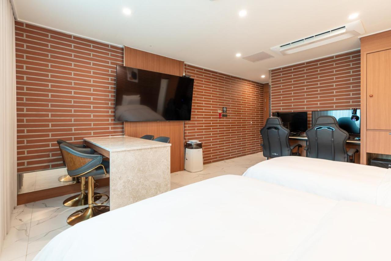 Jecheon Hound Hotel Chechon Екстер'єр фото