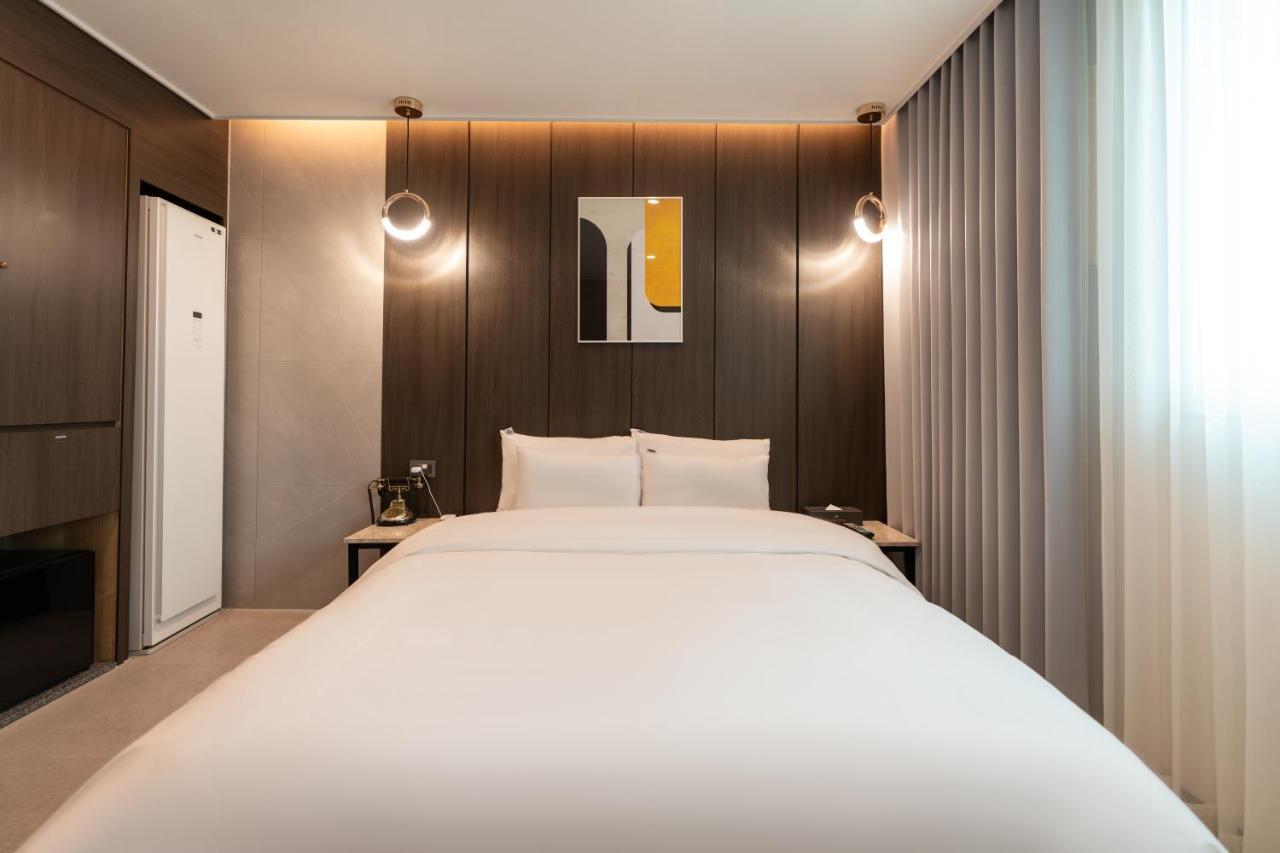 Jecheon Hound Hotel Chechon Екстер'єр фото