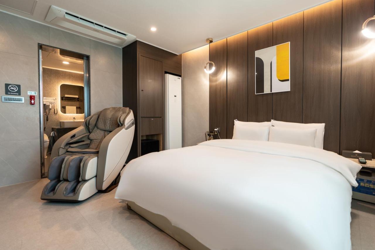 Jecheon Hound Hotel Chechon Екстер'єр фото