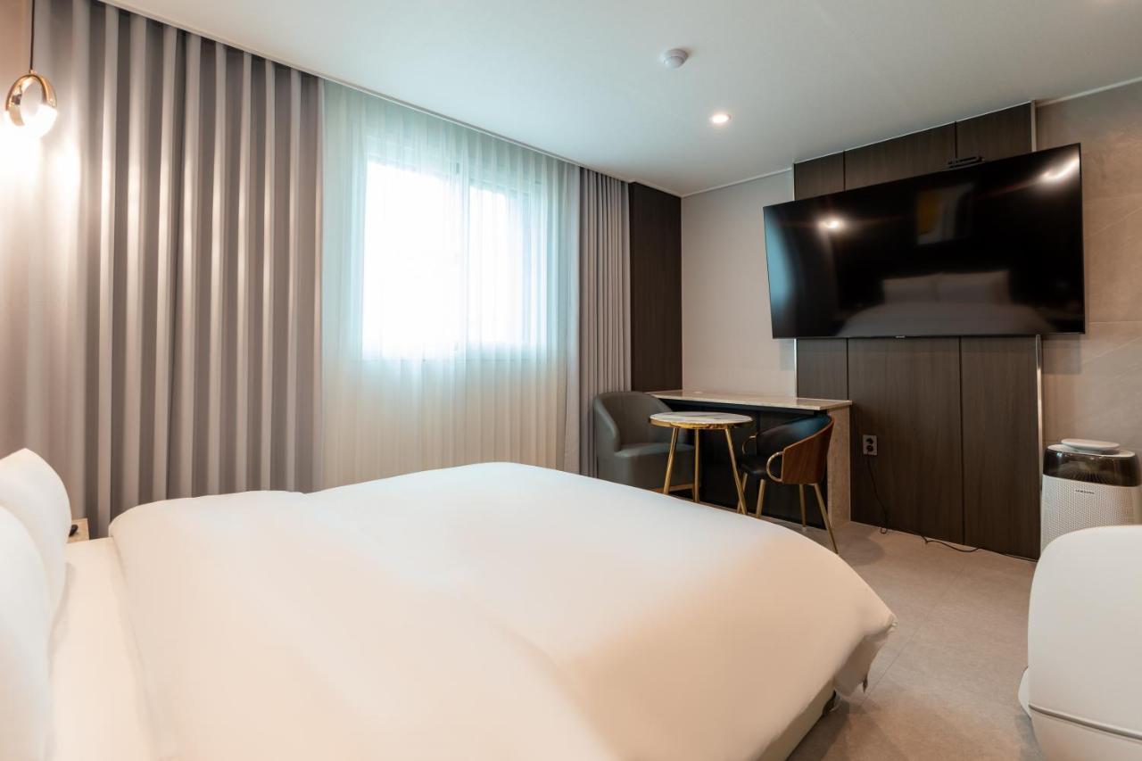 Jecheon Hound Hotel Chechon Екстер'єр фото