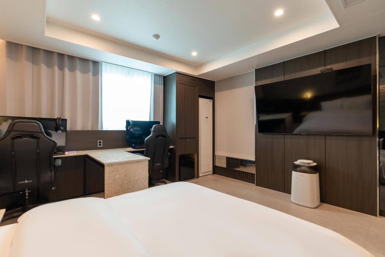 Jecheon Hound Hotel Chechon Екстер'єр фото