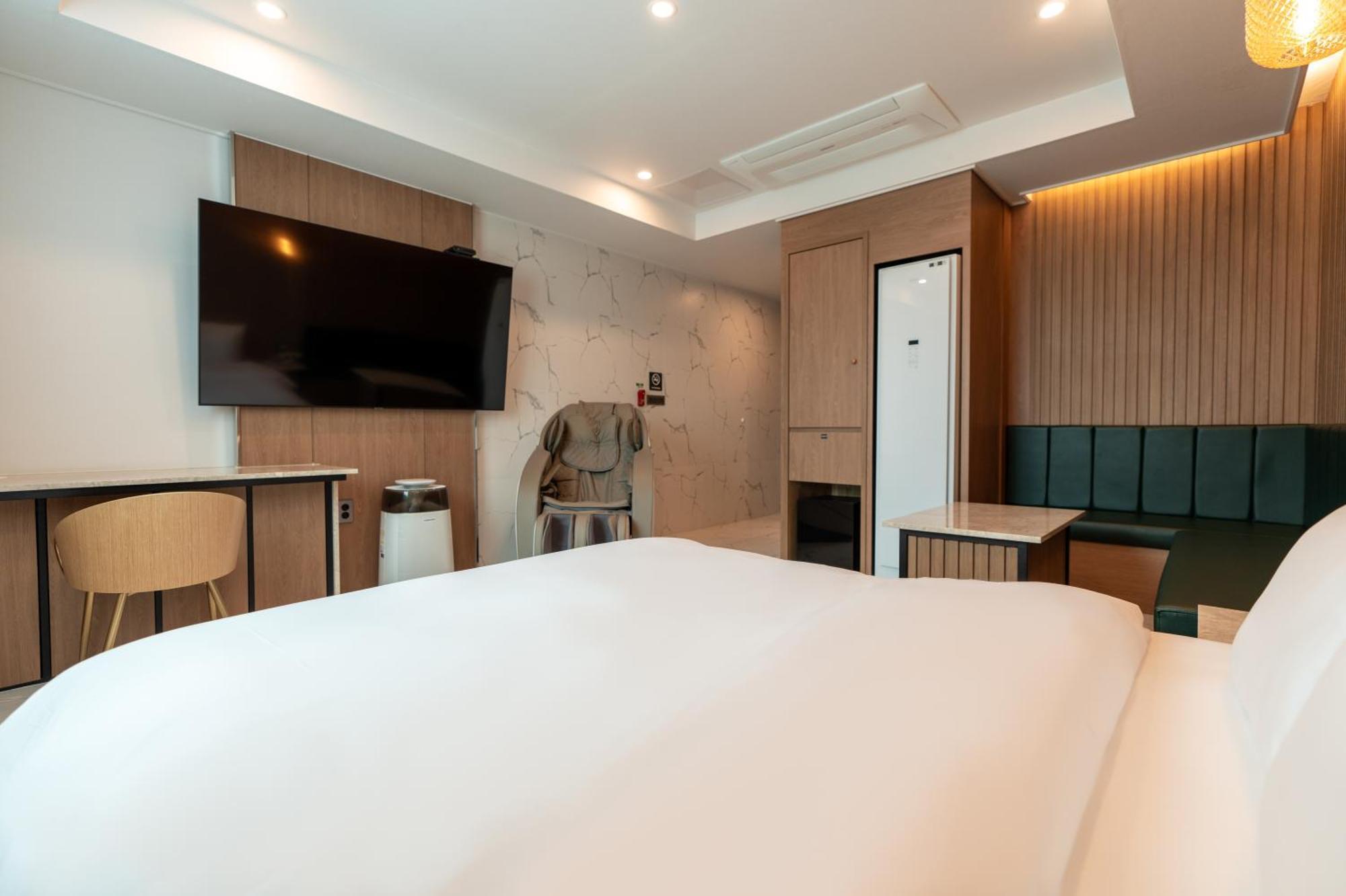 Jecheon Hound Hotel Chechon Екстер'єр фото