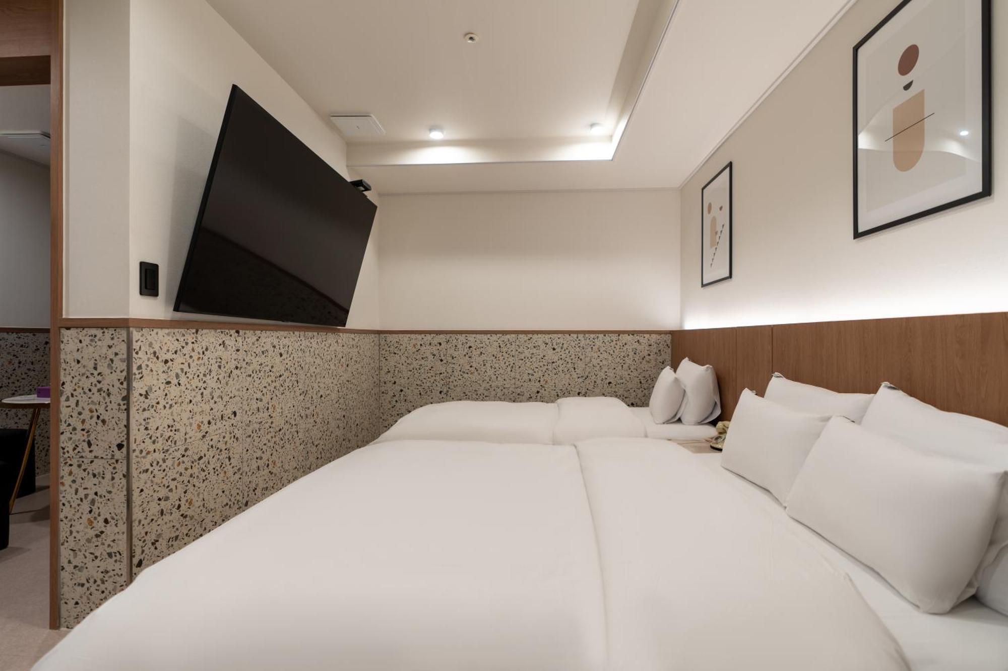 Jecheon Hound Hotel Chechon Екстер'єр фото